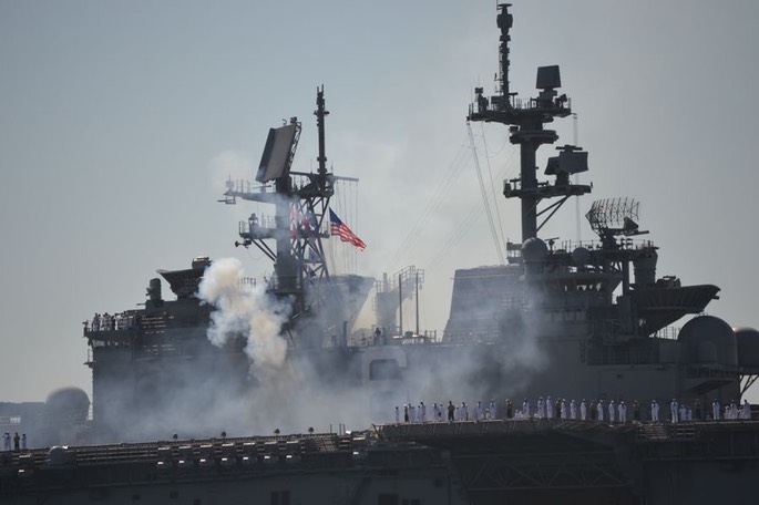 5 USS America (3) [Desktop Auflösung]