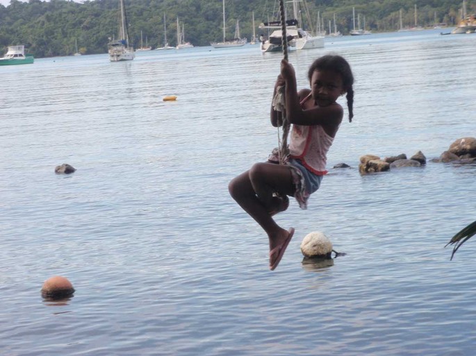 A Isla Linton Mädchen Schaukel [Desktop Auflösung]