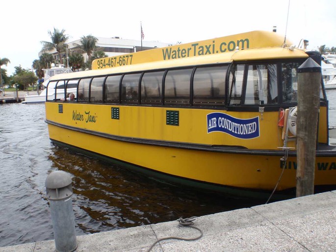 A Watertaxi [Desktop Auflösung]