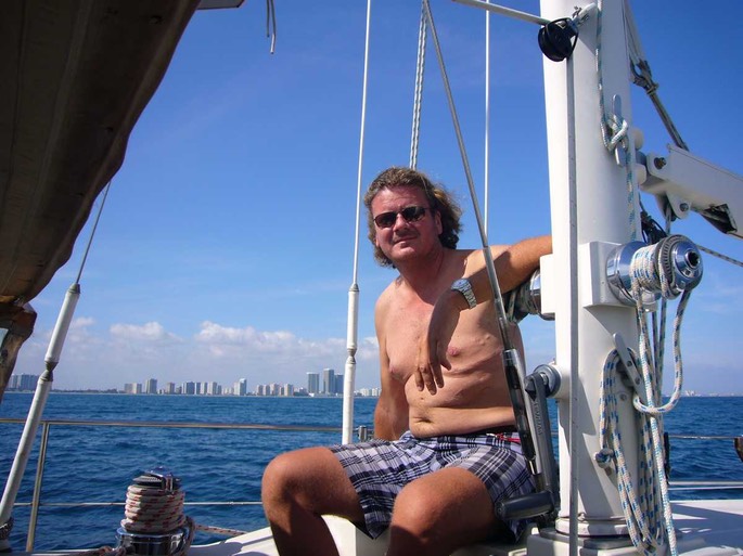 B Hannes halb nackt [Desktop Auflösung]