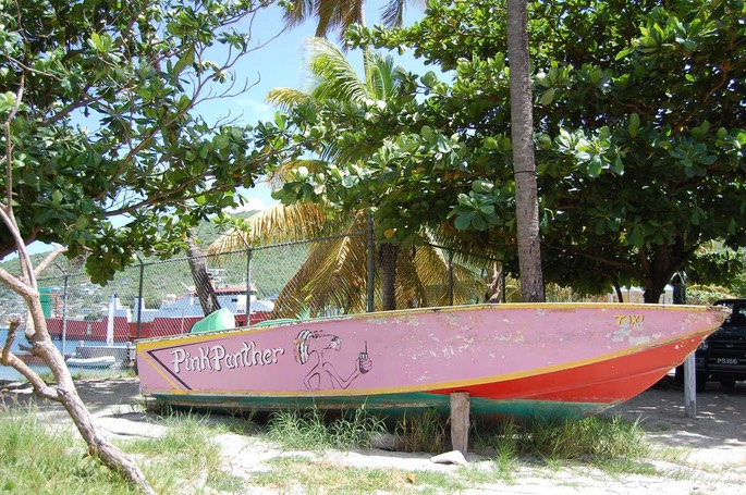 Bequia - Pink Panther [Desktop Auflösung]