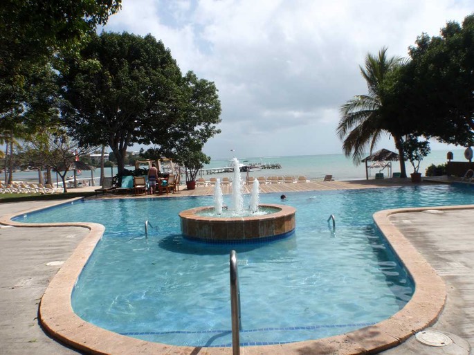Boqueron Copamarina Pool [Desktop Auflösung]