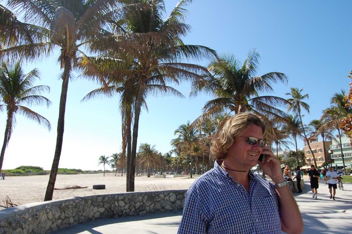 Miami Telefonat [Desktop Auflösung]